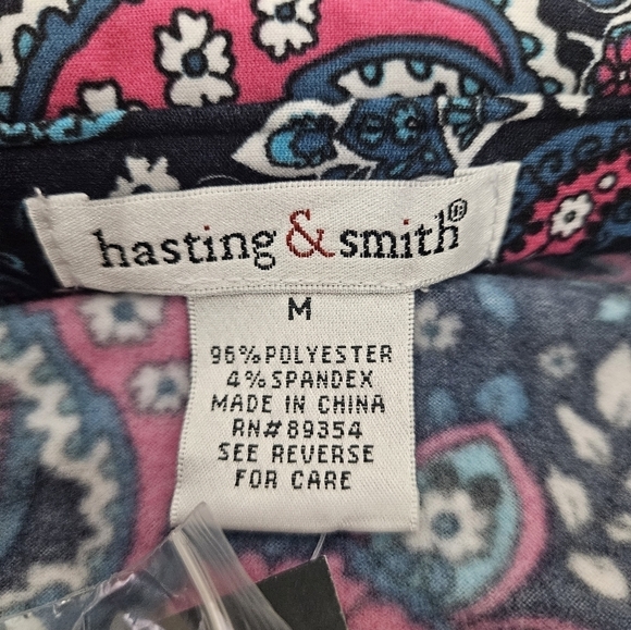 NWT Hastings & Smith Paisley Black Iris Button Down Roll Tab Top Size Medium - Picture 9 of 11